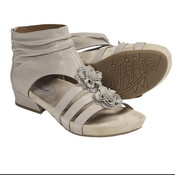 earthies Shoes - Earthies taupe leather sandals